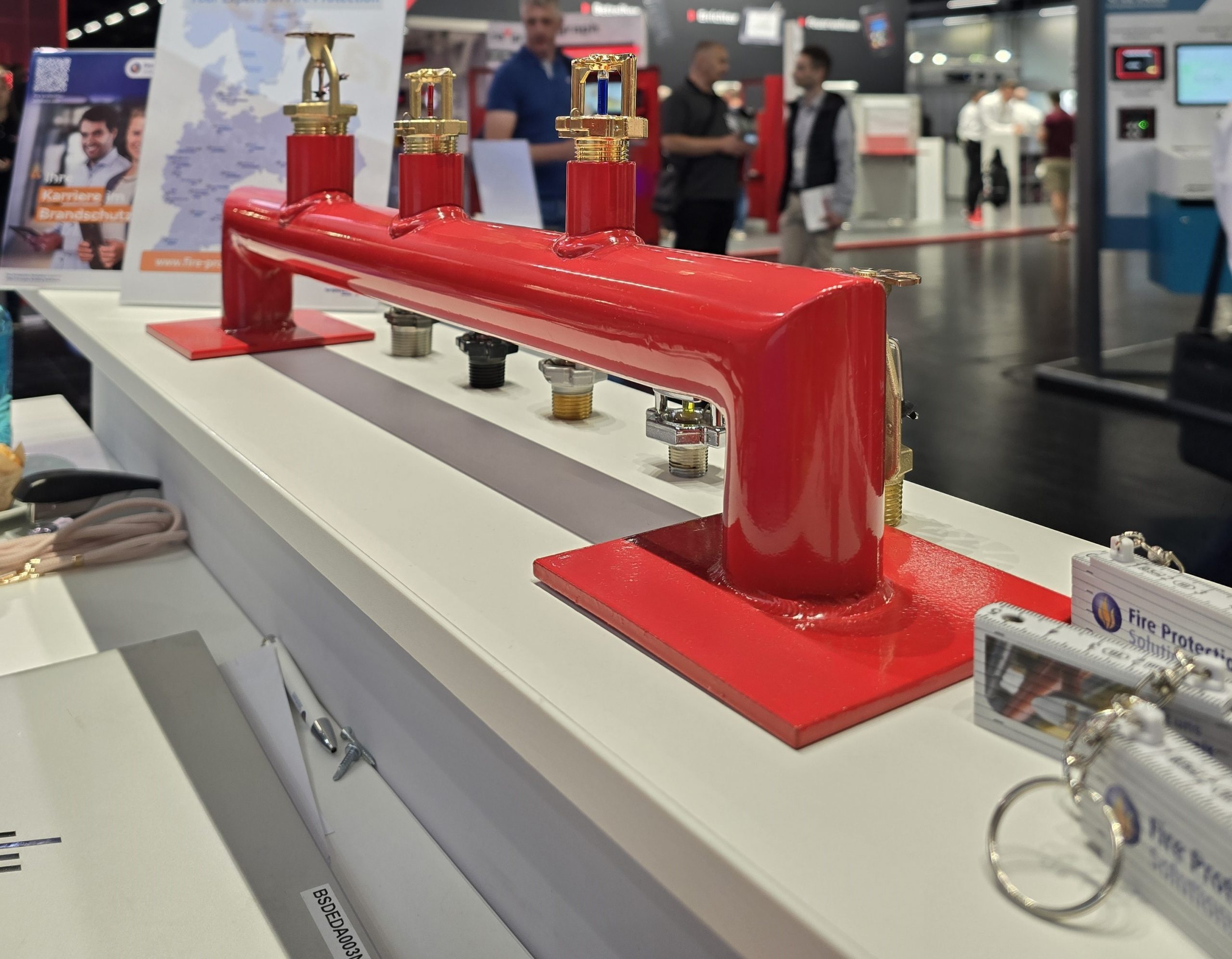 Exponat verschiedener Sprinkler zu sehen auf der Messe FeuerTrutz 2024