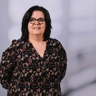 Sabine Hopperdietzel von der IBS Industrie-, Brandschutz und Sicherheit GmbH am Standort Losheim am See. Die IBS ist ein Unternehmen der Fire Protection Solutions.