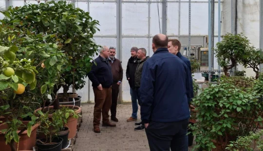 Gärtnerei der Aumühle während eines Besuchs im Rahmen der Spendenaktion des Fit for Management Programms.