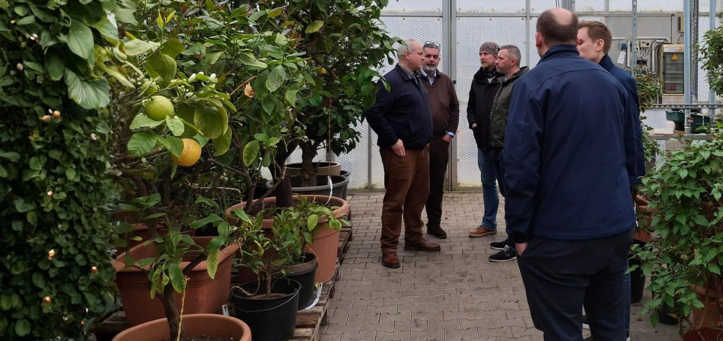 Besuch in der Gärtnerei der Aumühle in Darmstadt-Wixhausen im Rahmen der Spendenaktion für den Berufsbildungsbereich.