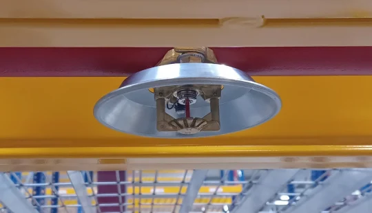 QuickFit Flachschirmsprinkler für Regalschutz in Logistiklager