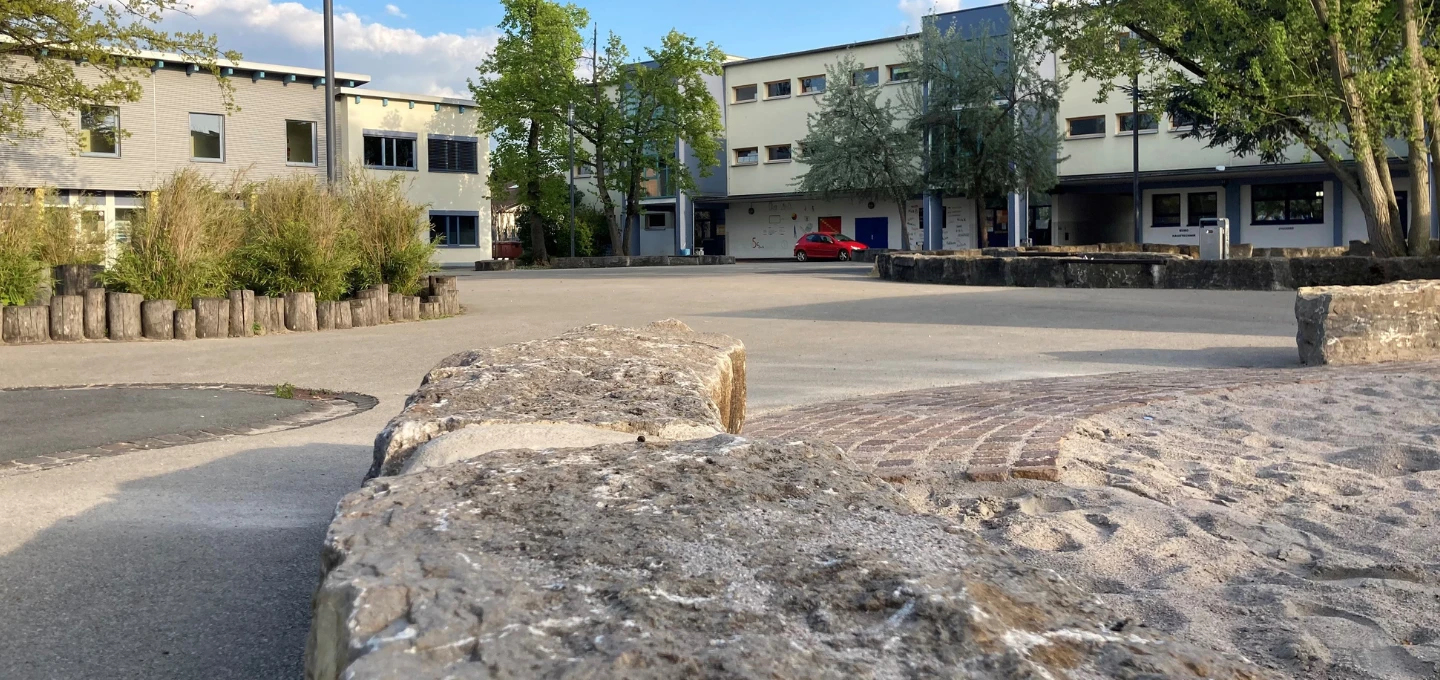 Schulgelände der Martin-Niemöller-Schule mit BikeSchool-Projekt