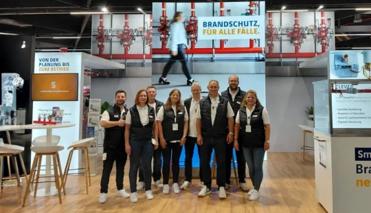 Messeteam von Fire Protection Solutions am Messestand auf der FeuerTrutz 2026 in Nürnberg