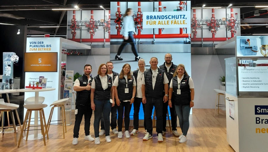 Messeteam von Fire Protection Solutions am Messestand auf der FeuerTrutz 2026 in Nürnberg